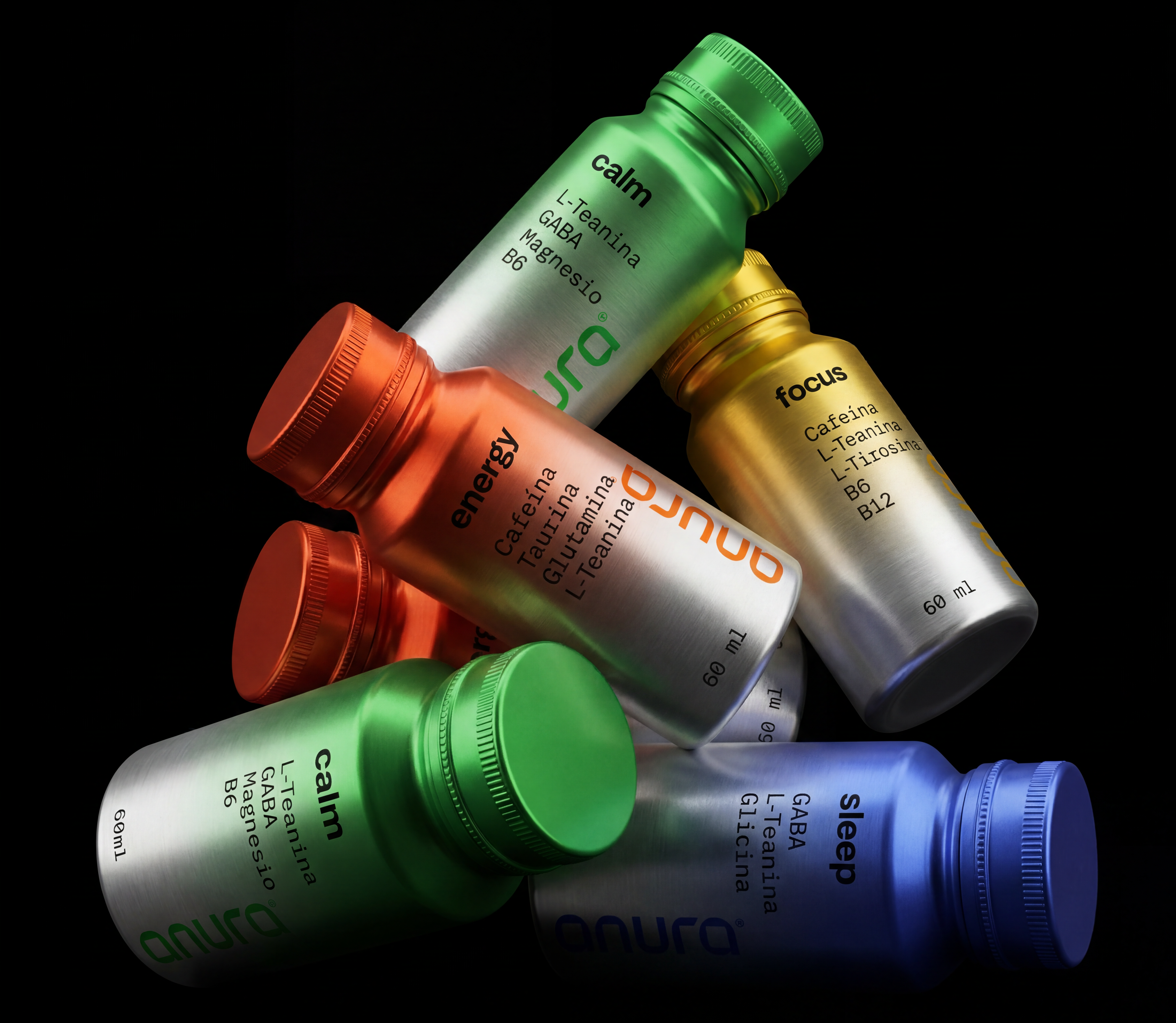 Botellas Anura apiladas en composición de producto
